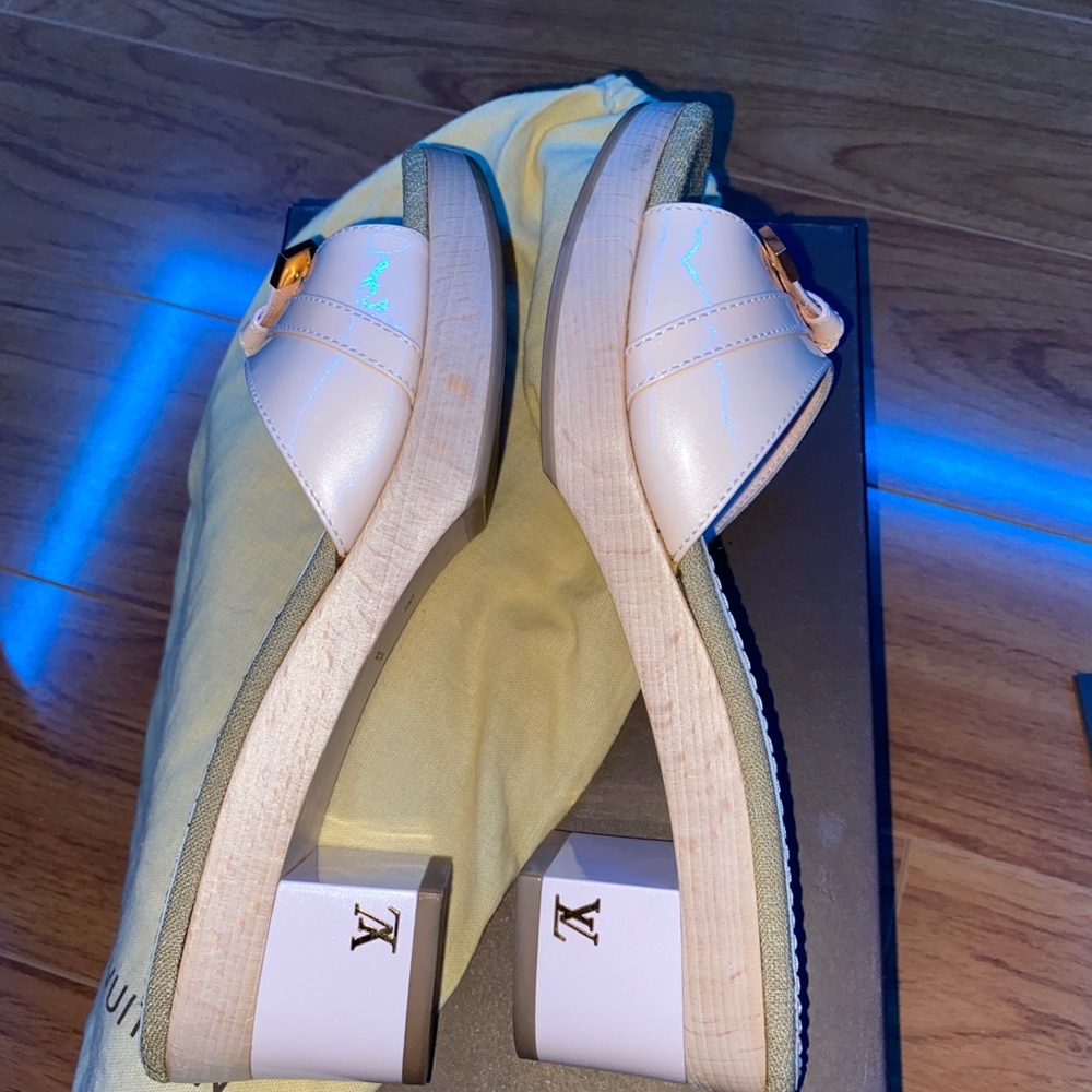 Louis Vuitton Open Toe Mule Marshmallow Vernis.